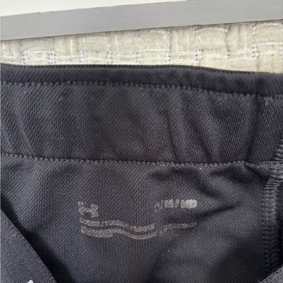 Under Armour Play Up Shorts ✨ - Picture 9 of 10